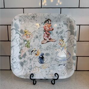 ✨ NWT World of Disney Studio Collection Platter – 14.5”✨